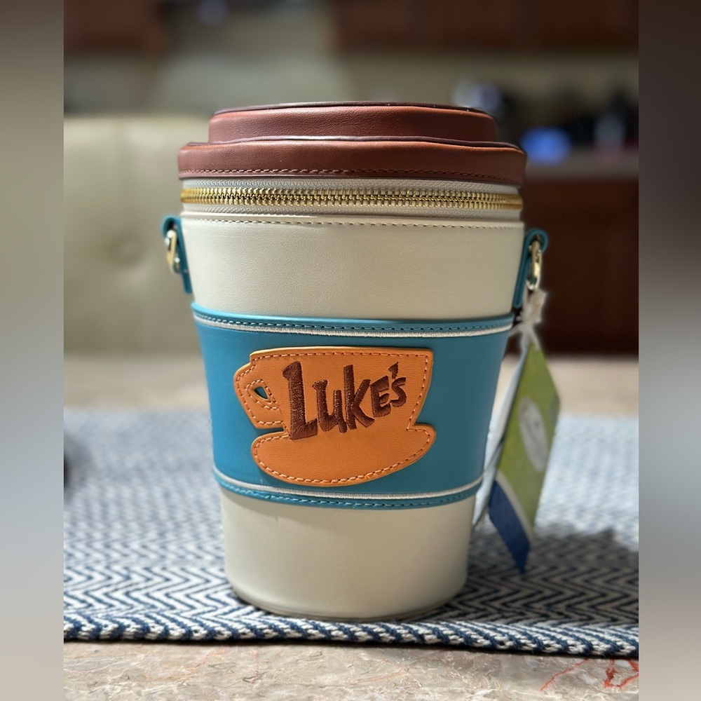 LOUNGEFLY GILMORE GIRLS LUKE'S DINER TO-GO COFFEE CUP FIGURAL CROSSBODY BAG
